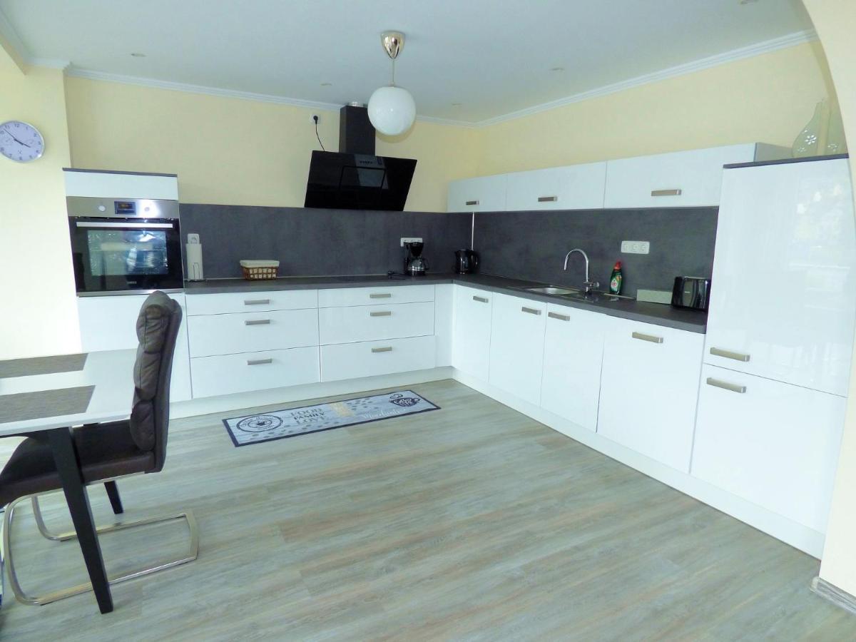 Ferienhaus Moselpromenade Цел ан дер Мозел Екстериор снимка