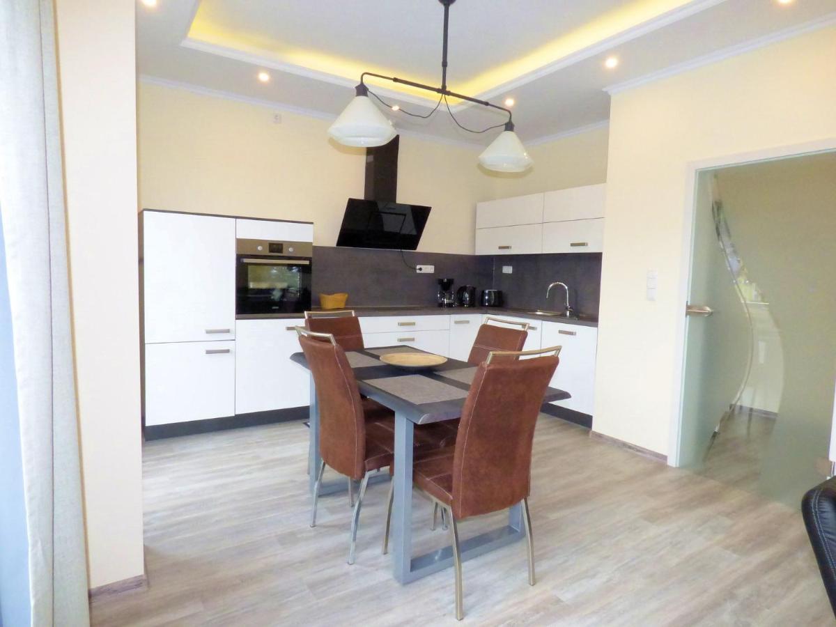 Ferienhaus Moselpromenade Цел ан дер Мозел Екстериор снимка