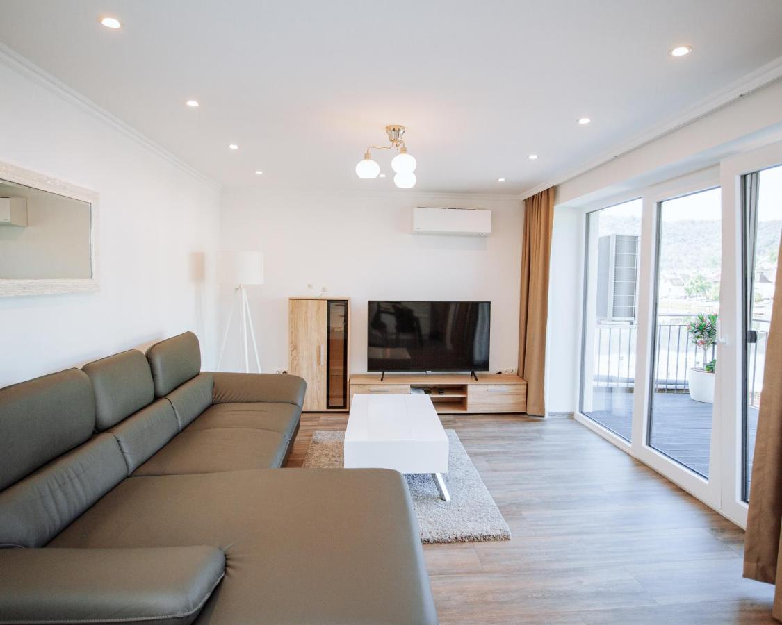 Ferienhaus Moselpromenade Цел ан дер Мозел Екстериор снимка