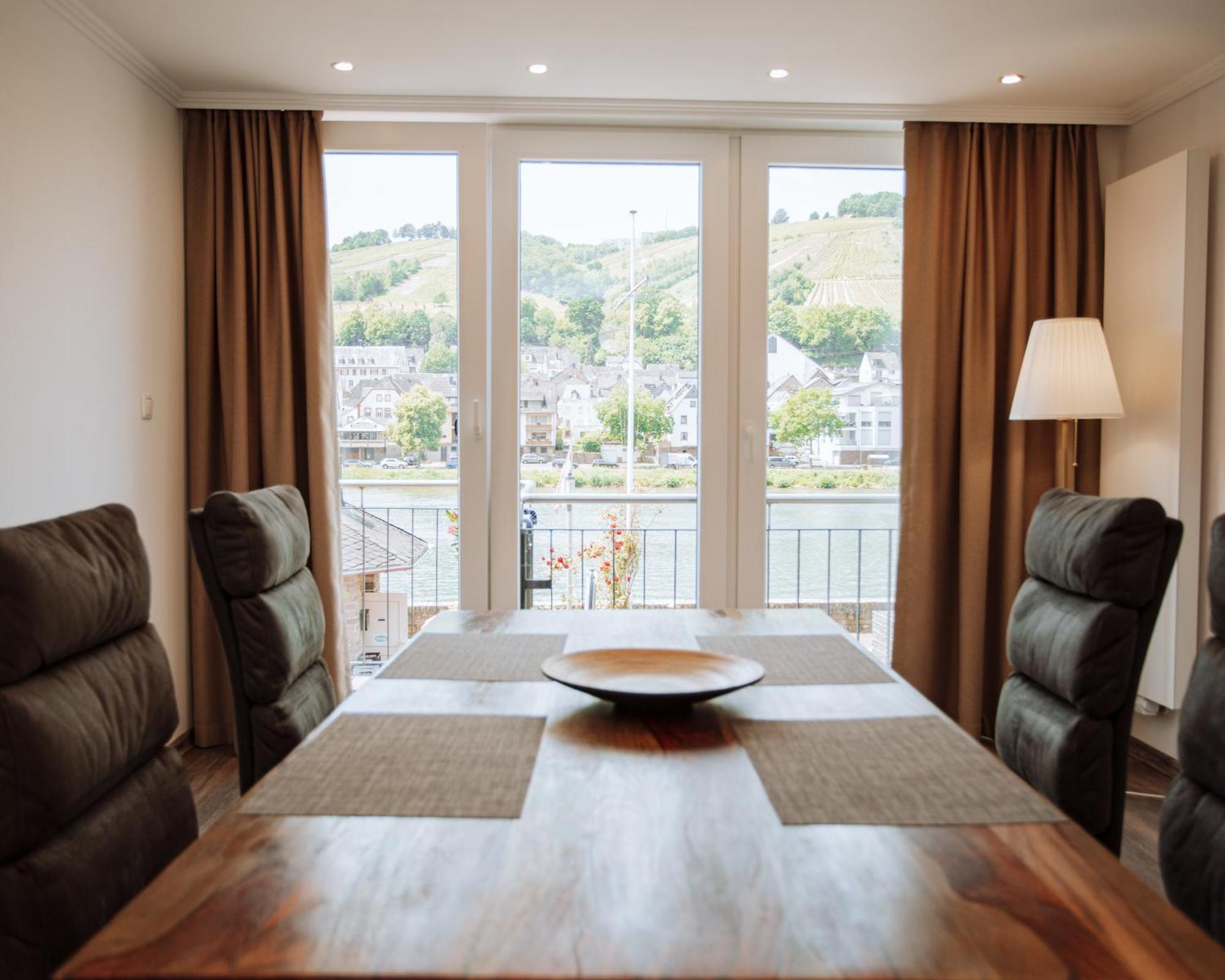 Ferienhaus Moselpromenade Цел ан дер Мозел Екстериор снимка